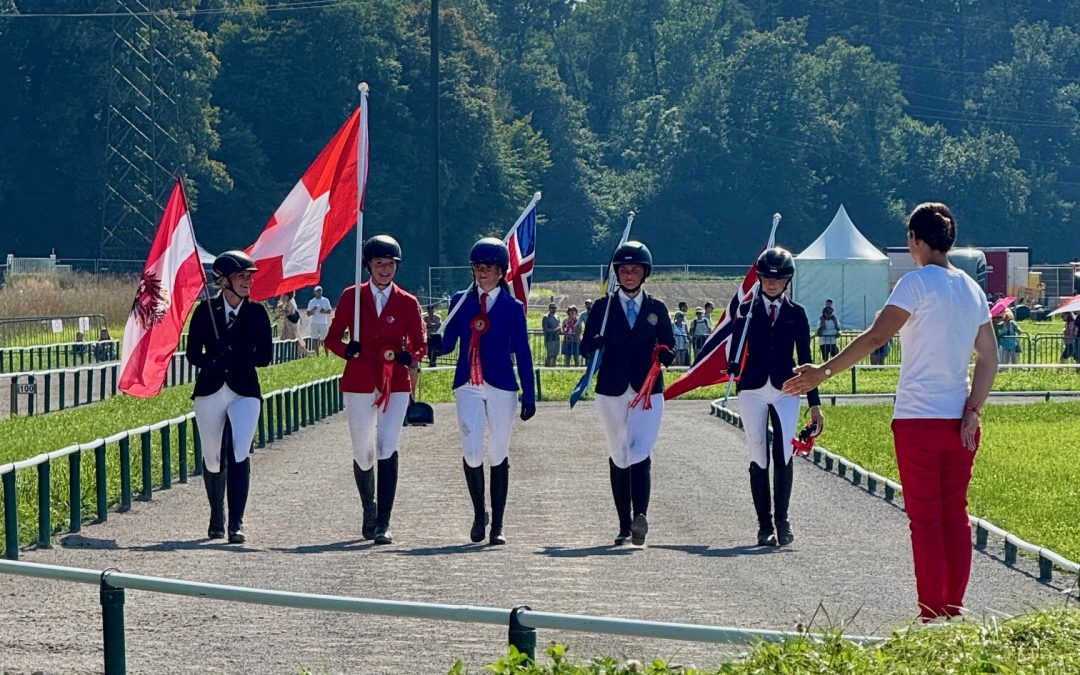 Day 5 at WC 2025: Fast Tracks, Top Mares, and Festive Vibes